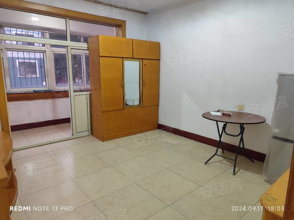 龙口西城区北马大街芙蓉小区(北区)央格庄附近 650元月 2室,热水器洗衣机各1台 南北通透出租房源真实图片