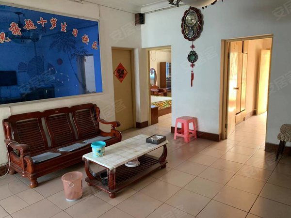 孝感汉川市城区西湖华府碧海蓝天旁边单位宿舍,两房,有天然气850月