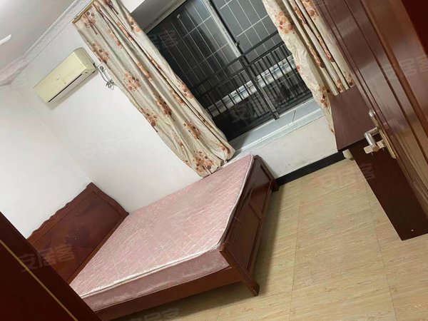 重庆永川永川老城俊豪中央大街一期俊豪中央大街一期 3室2厅2卫 配套