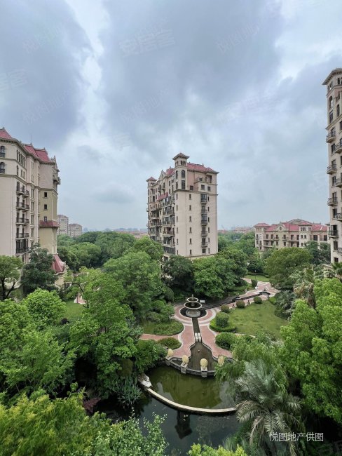 马德里洋房 环境优美 楼龄新 近医院 交通便捷 豪华精装