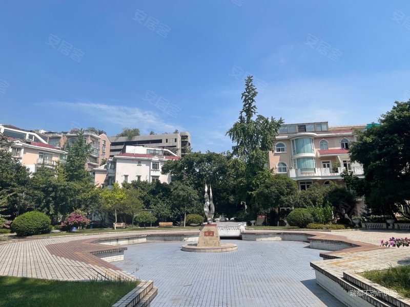 二环边洋房叠拼别墅 赠花园车库 落地窗见景 格局方正,中华园中苑二手