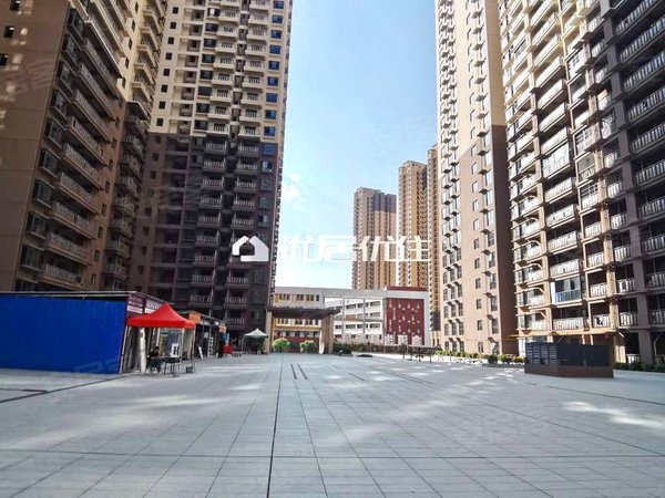 南宁兴宁区政府金河中心近降桥地铁站 吾悦广场对面 金河中心 一房一