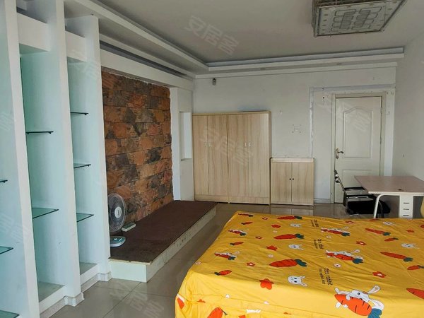 临沂兰山人民广场金鹰花园金鹰花园  主卧带独立阳台  女生合租 图片