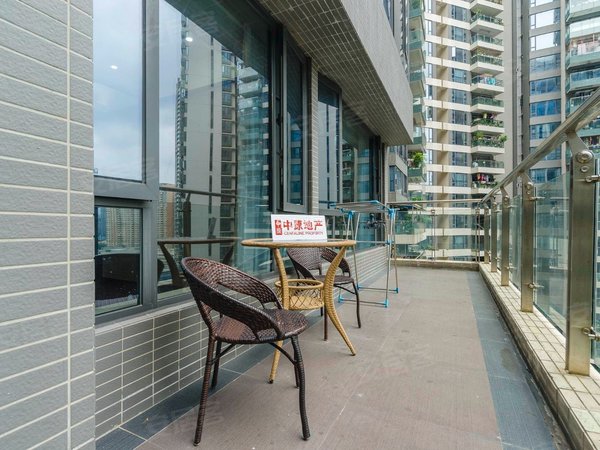 广州天河珠江新城中嘉裕公馆嘉裕公馆 三房 东向看花园景观 可晒到