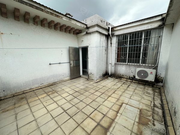 广州番禺新造谷围新邨(别墅)谷围新村,联排别墅三层带前后花园车位