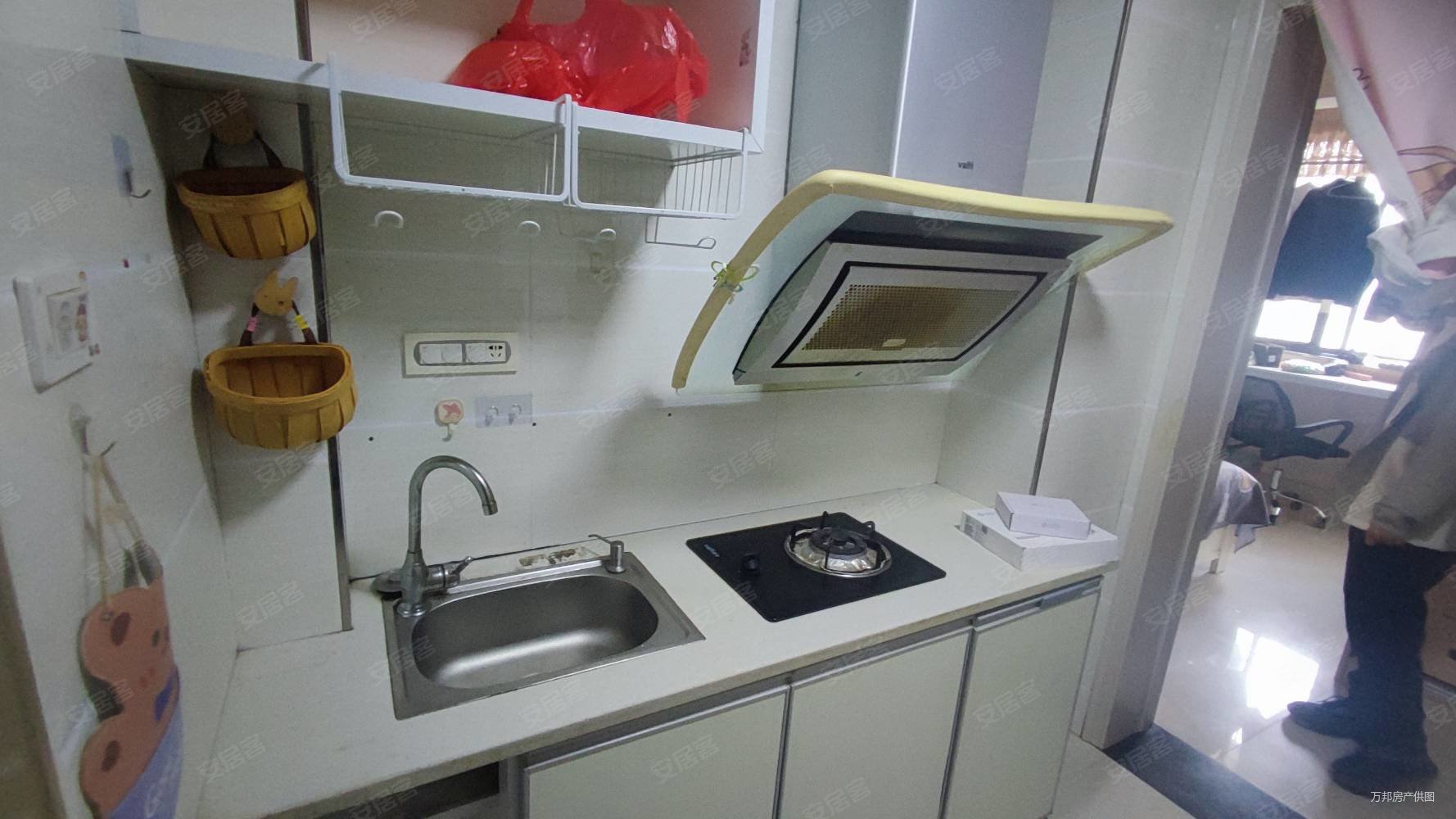 金邸华府1室0厅1卫25㎡北12.8万