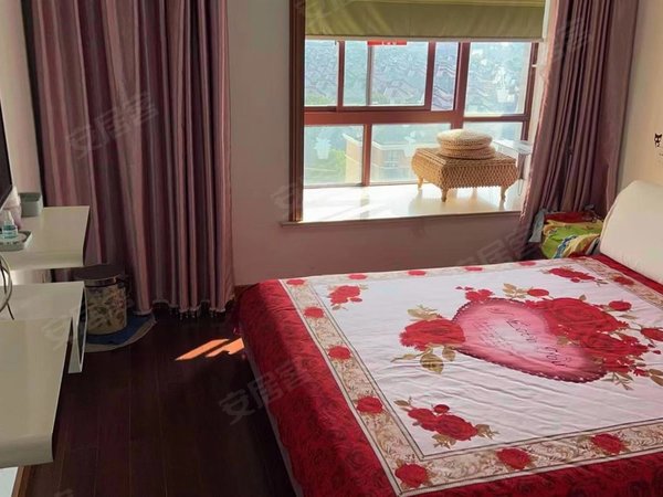 嘉兴海宁海宁市区风和丽苑银泰旁风和丽苑精装两室家具家电齐全拎包即