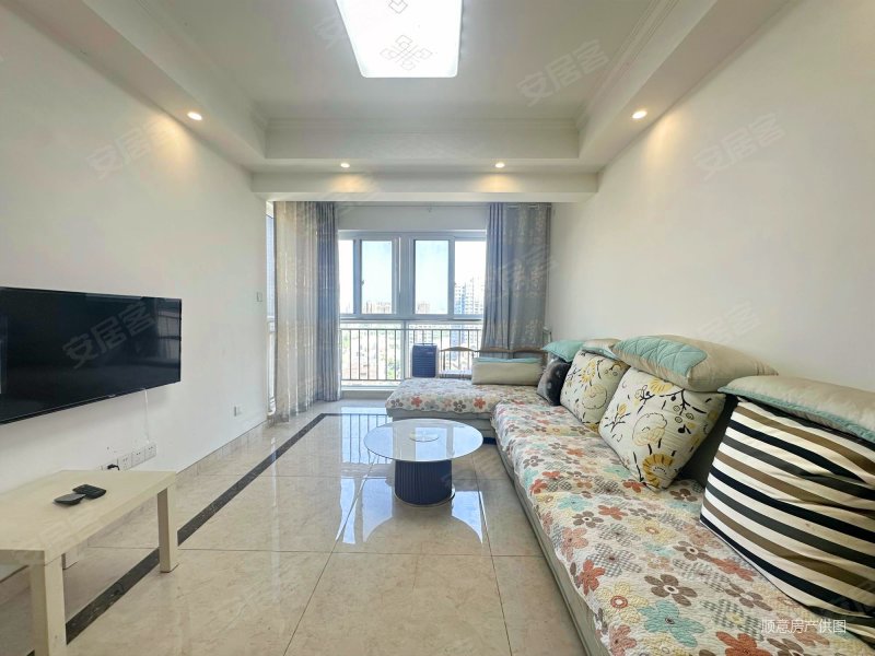 铂悦郡精装套三 对中庭 绿化巴适 品质高 楼下  随时看房