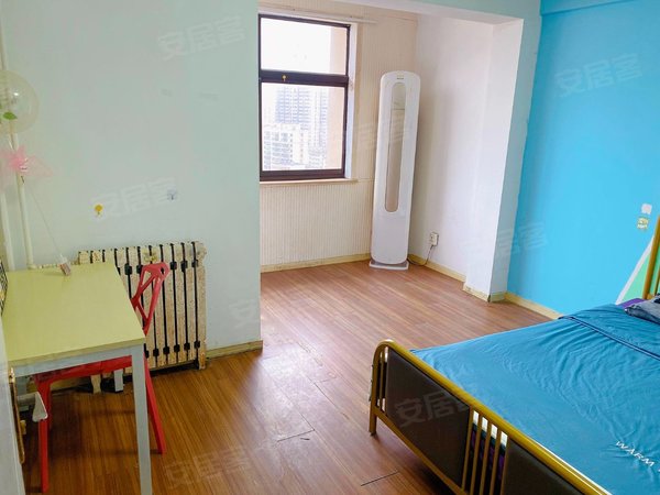 青岛市南福州南路国泰公寓0押金可短租1个月市立医院2号线地铁麦凯乐