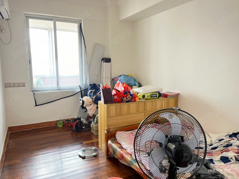 名雅花园 原装电梯 顶楼复式 有天台花园 小区门口就是公园