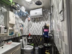 阜新细河细河城区实验二部附近局园40平二层一室带家电，年交租金1万元包供热物出租房源真实图片