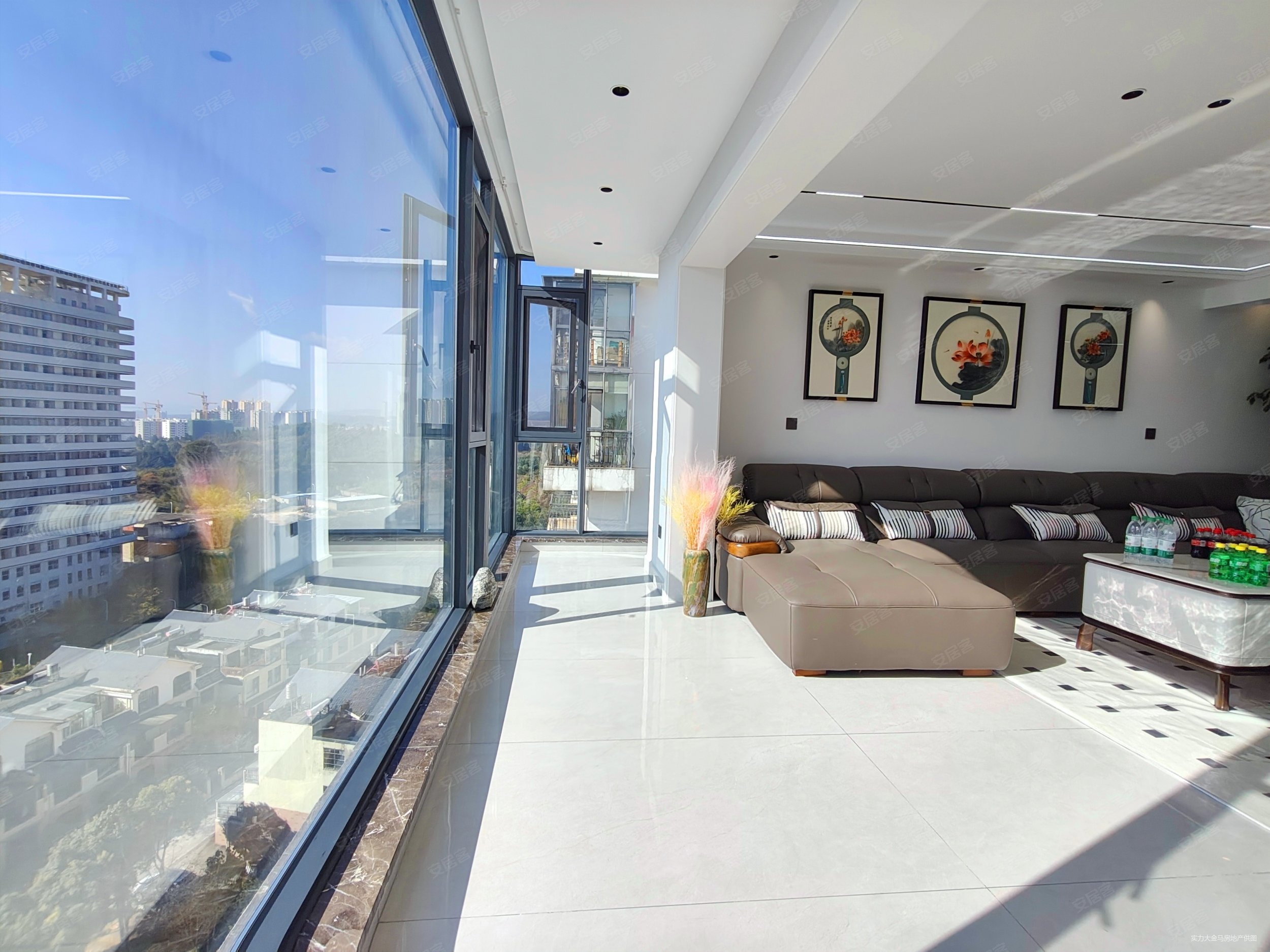 昆华苑浅山逸城6室3厅4卫237㎡南北136万