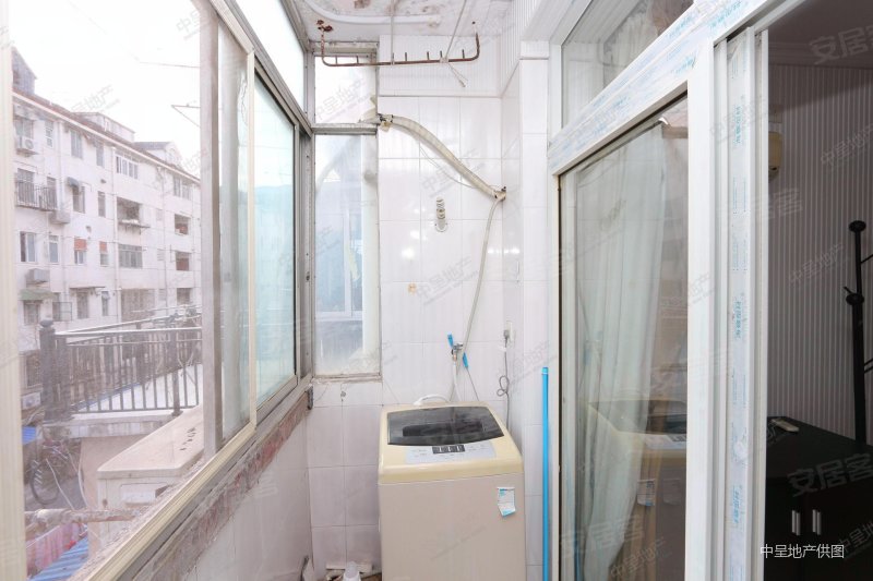 新出好房,中间楼层,边套一房,小区中心位置,78地铁双轨!,上南二村(1-9