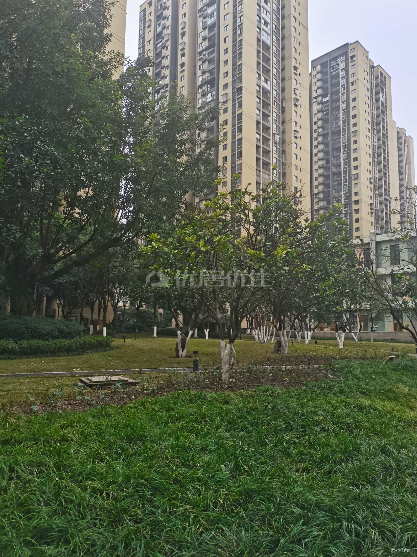 重庆房产网>重庆二手房>九龙坡二手房>中梁山二手房>叠彩西城小区(b区