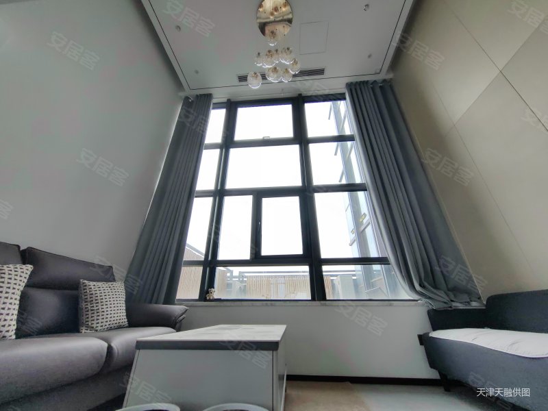 融创中心中南广场(西区)1室1厅2卫46.48㎡西北98万