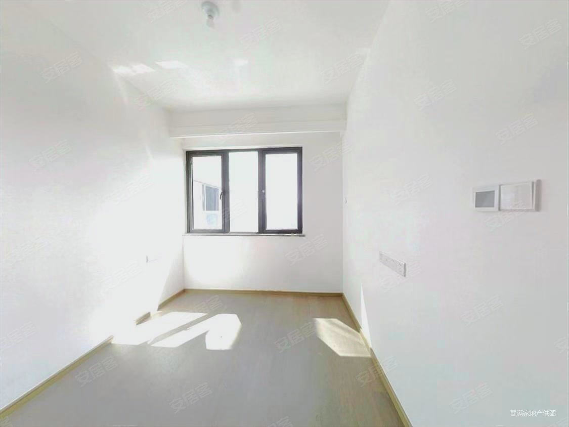 金科博翠天下3室2厅2卫115.18㎡南北148万