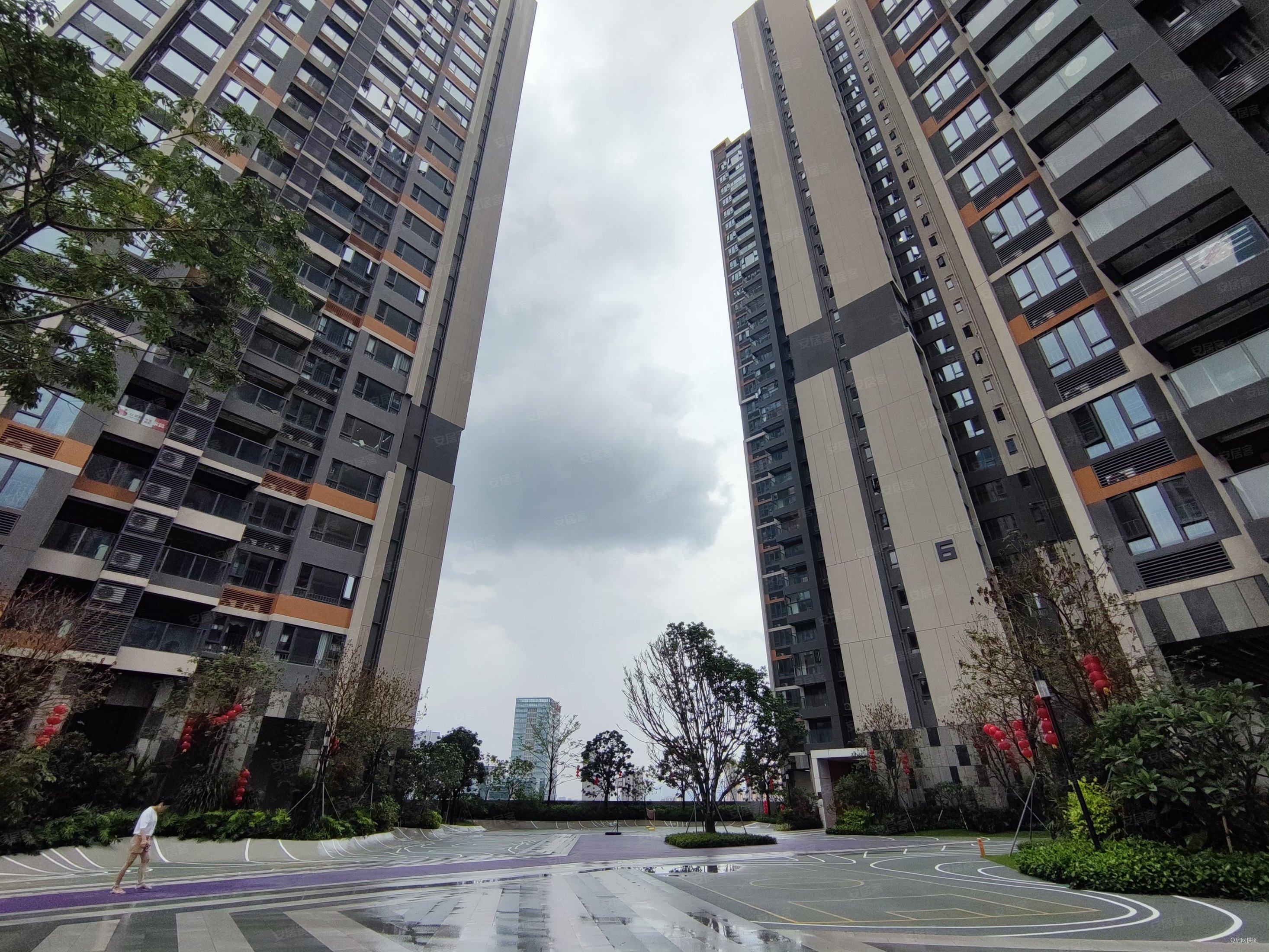 里城玺樾山14号线地铁口精装三房满五年正常贷款