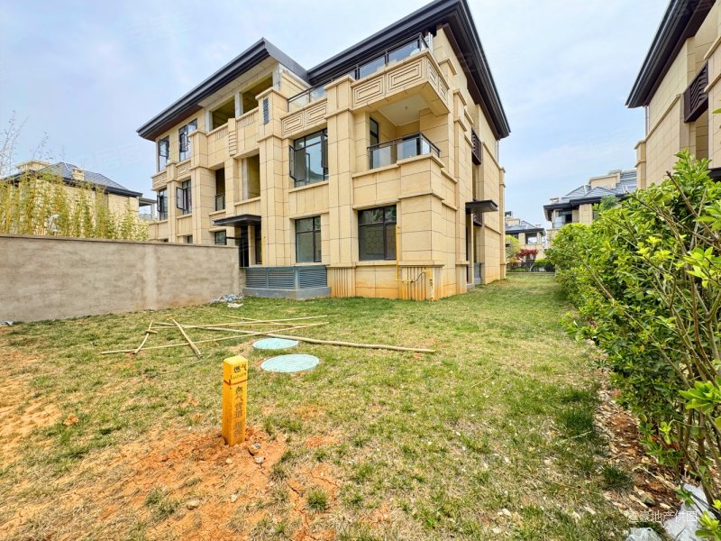 美的顺城府三期丨联排端头别墅丨带200平花园丨2个车位