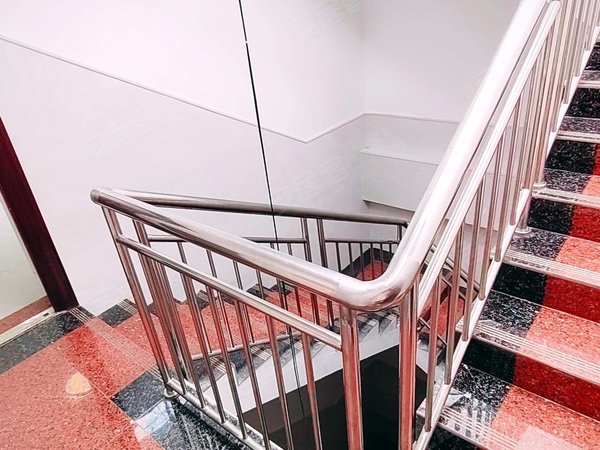 南宁良庆大沙田大明一里住宅楼石子塘地铁口 一房一厅无中介房东zhi租