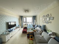 海上海精装套三双卫出租，房东自住装修，欢迎咨询！