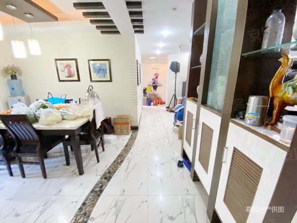 急卖万彩城旁机电裕海141平精装修四房两卫中间楼层南北通透