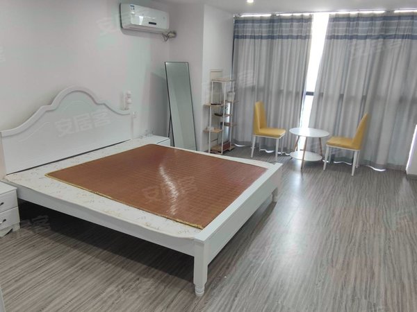 嘉兴南湖南湖街道华府国际广场华府八佰伴楼上,靠近人才公寓,第一医院