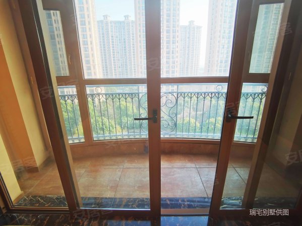 上海星河湾(二期)4室2厅4卫220.43㎡南2020万