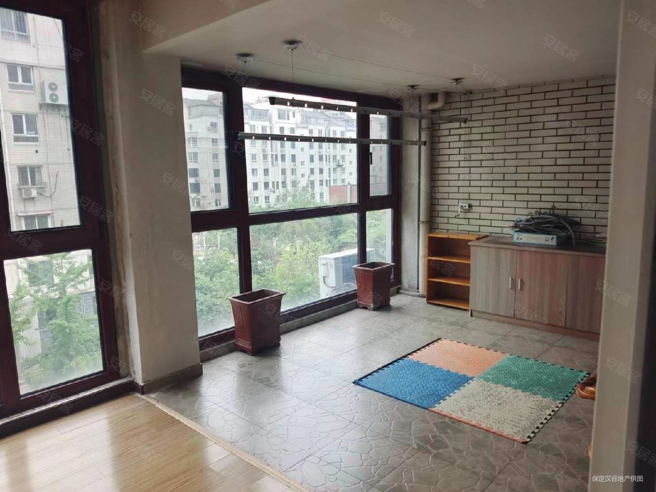 钻石嘉园5室3厅3卫267㎡南北280万