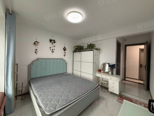 苏州虎丘虎丘城区黄浦花园无中介费实拍 可短租黄浦花园主卧带内卫