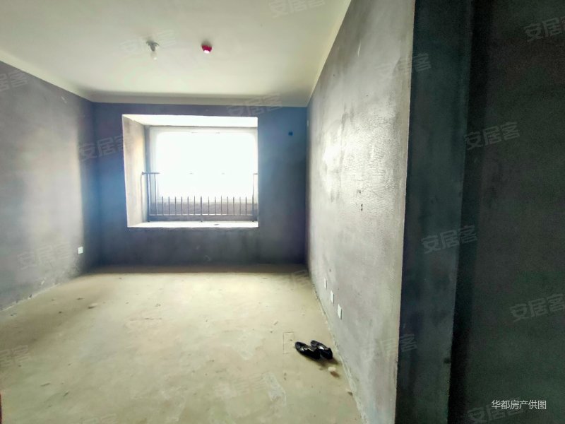 中锐星尚城中间楼层采光好房龄新双卫出行方便近地铁