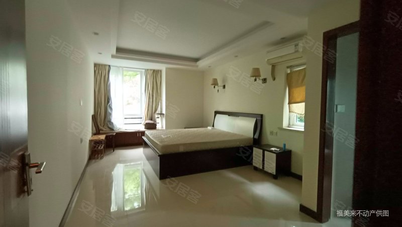 阳光水世界(花溪园)  比别墅还赞!带地下室!带花园!近地铁