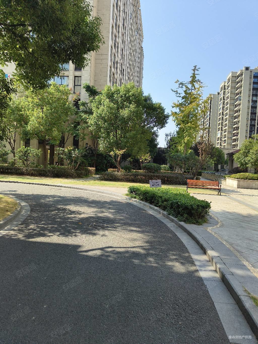 嘉悦城三房两卫精装出售楼层好采光充足