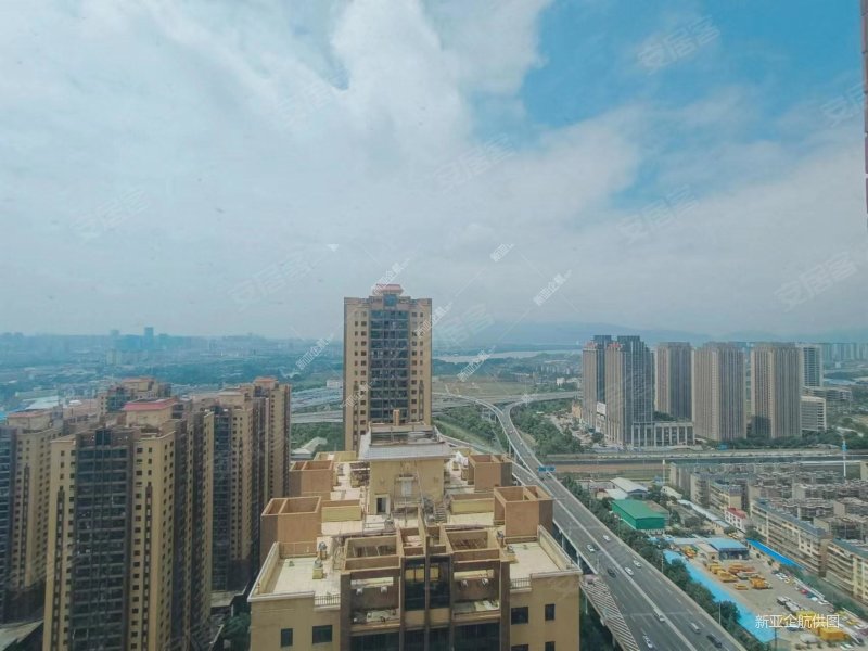 碧鸡名城(1期) 环境优美 装修好 出行方便 医疗配套成熟