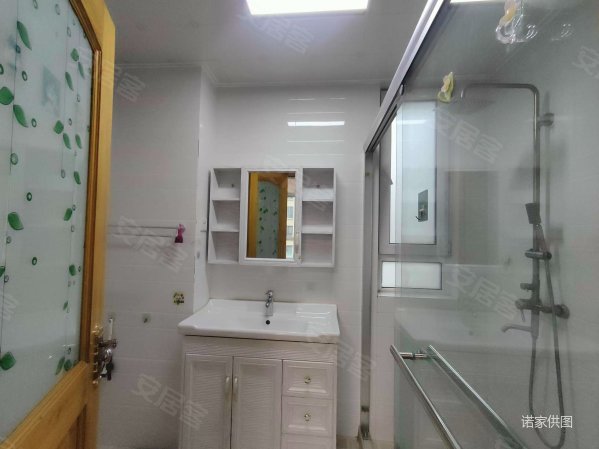 复地湖滨广场 购物方便 南向采光好 近地铁 小区新 出行方便