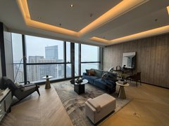 长沙天心书院路平安财富中心 朝南向的正规一室一厅带衣帽间加浴缸 等待有缘人出租房源真实图片
