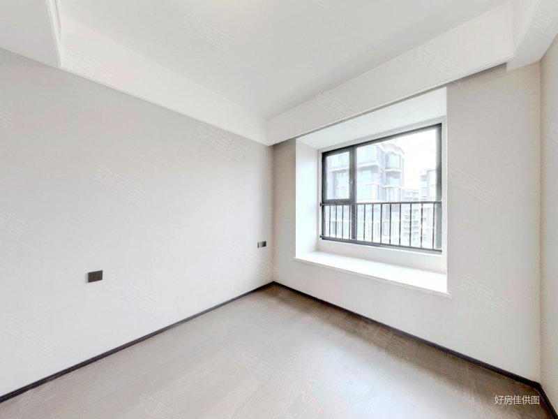 业主急售 平 前排好楼层 万科品质 一梯一户,蓝光黑钻二手房,375万,4