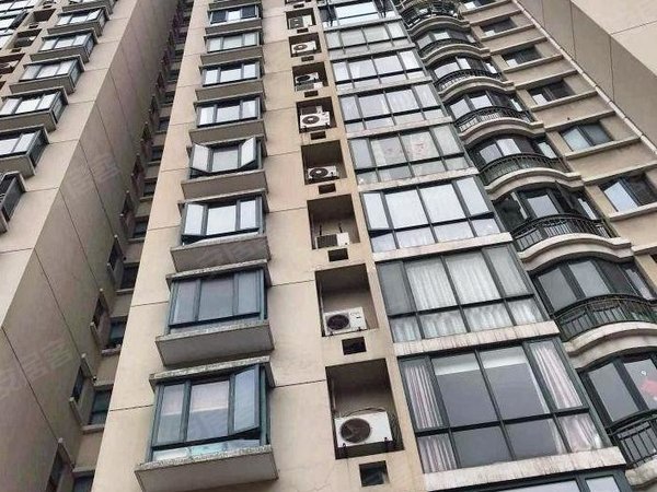 深圳宝安港隆城新乐村1号线西乡站 2室1厅2卫 精装修 配套齐全 电梯房