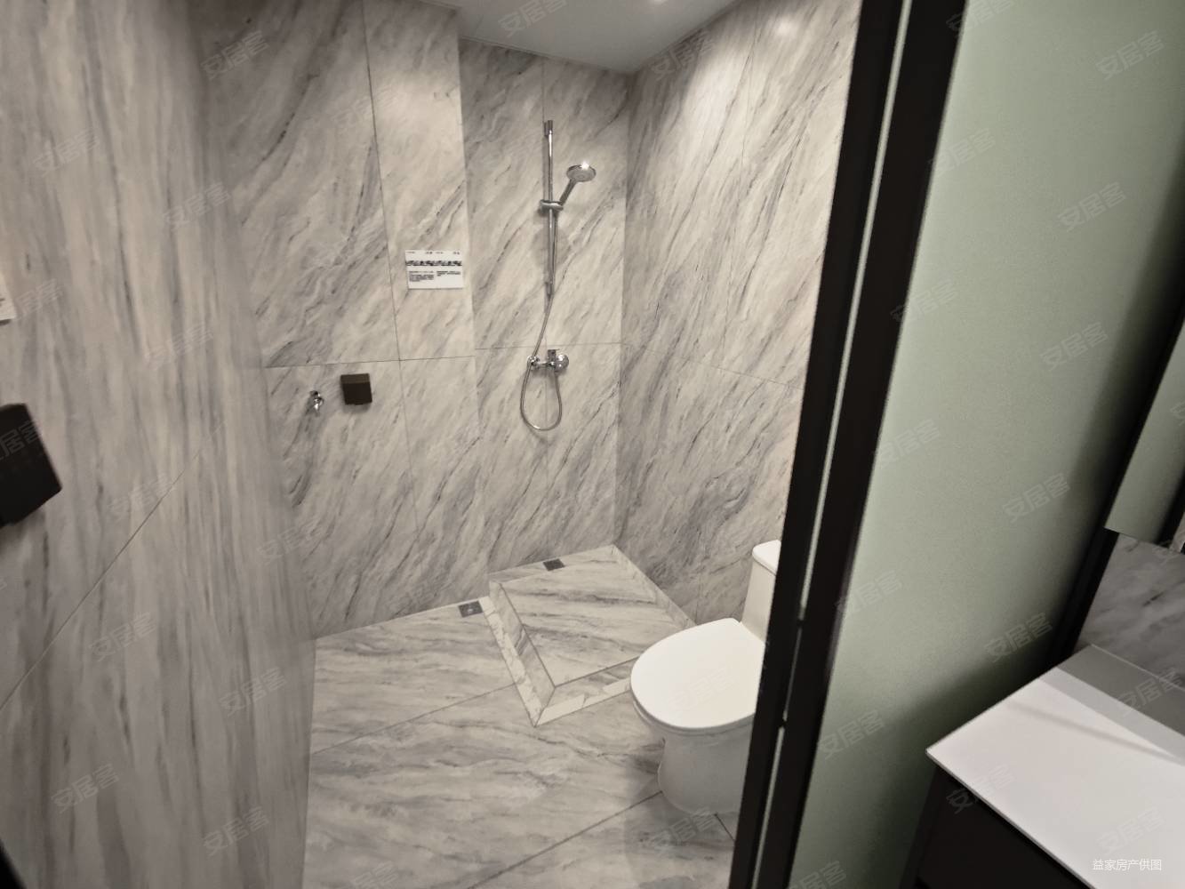 高新万科城3室2厅2卫108㎡南北60万