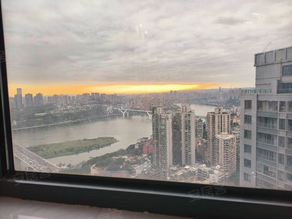 重庆渝中七星岗罗宾森广场尚城华府渝中区解放碑商圈日月光商圈旁七星