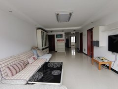 竹海小区三居室，有空调，家具家电齐全，年租金1.7万有钥匙