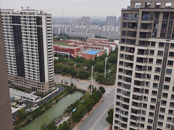 昆山张浦张浦兰亭都荟兰亭都荟三房出租,镇中心位置随时看房有钥匙