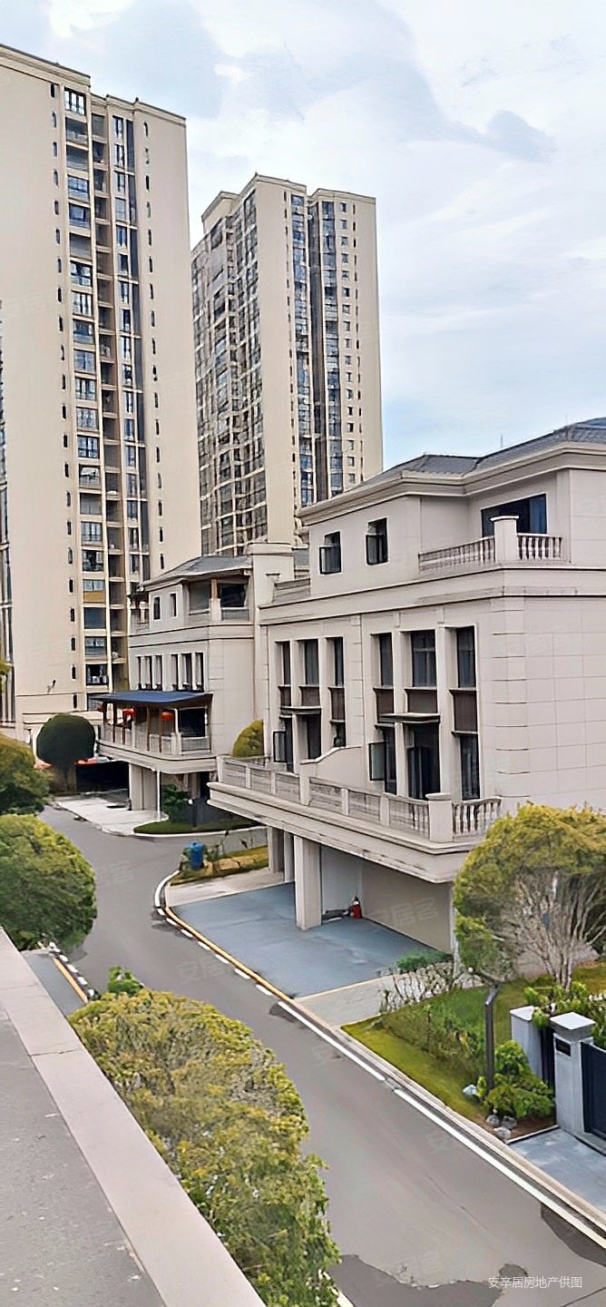 驿鑫广场玉龙湾别墅