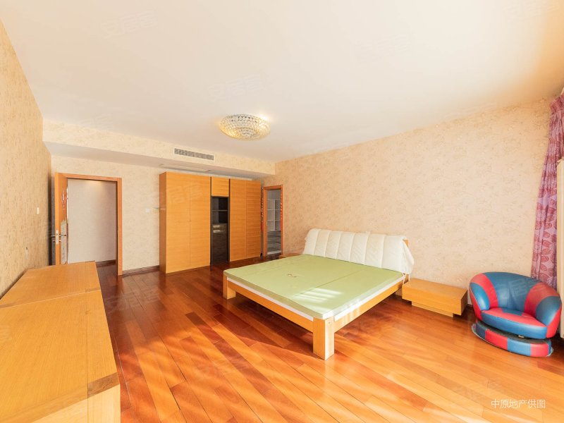 鲁艺上河村三区必看好房!大落地窗 面宽21米 明卫五居带车位