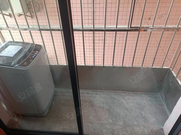 深圳布吉丹竹头圆墩小区布吉丹竹头地铁口圆墩小区,全新家私直租带