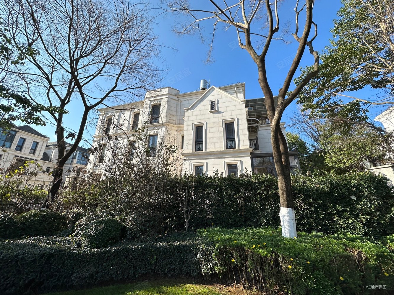 昆明十大豪宅俊发滇池one 联排端户 花园150平 业主急售