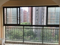 铁机路地铁口 房东诚租 东沙花园大三室 超大阳台