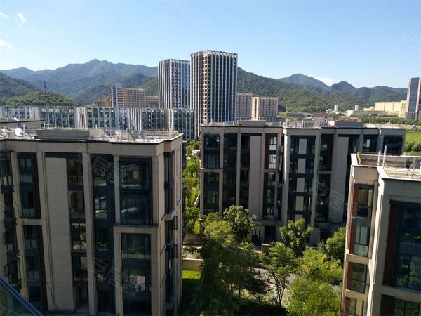 杭州富阳银湖富春硅谷麓园(公寓住宅)诚租硅谷麓园 精装3室 前面无