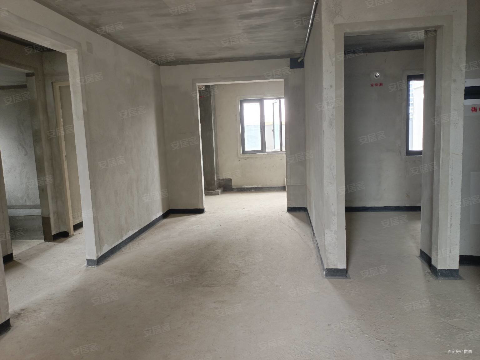 送1000平米露台 万象府三房两卫 花园菜园球场烧烤场都有了