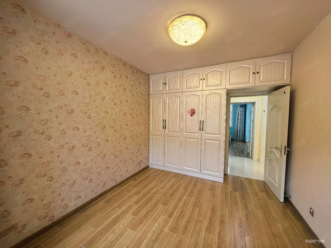 万泰城上城2室2厅1卫98㎡南北51.7万