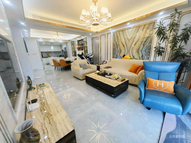 黄江碧桂园 豪华精装4房2卫 ,开放式厨房,诚意出售